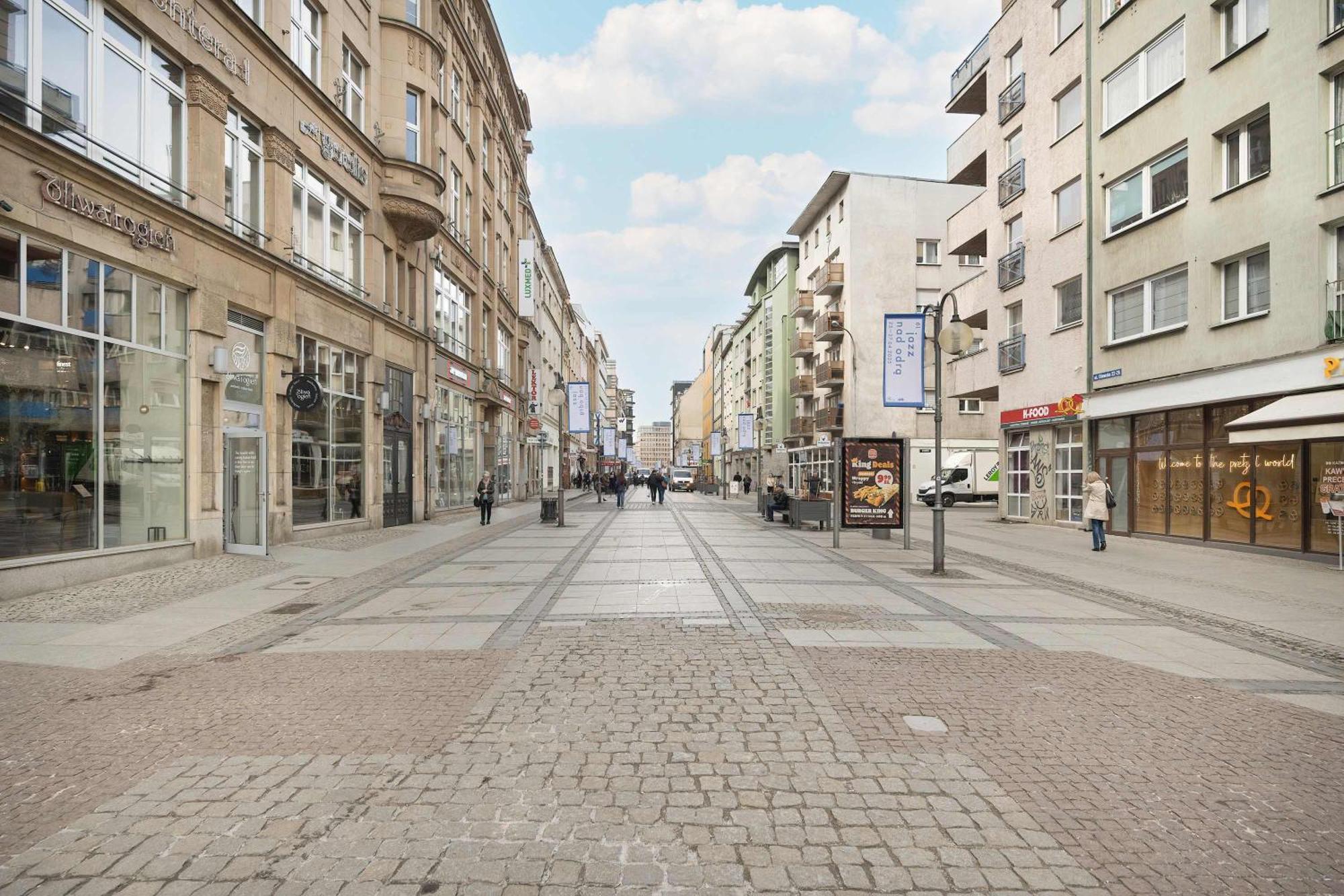Modern And Unique In The Centre Of By Renters Leilighet *