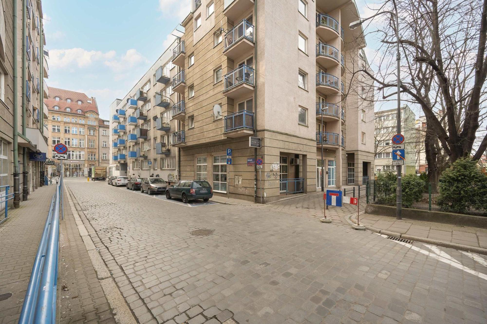 Modern And Unique In The Centre Of By Renters Leilighet
